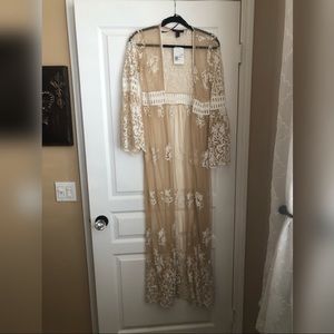 Sheer Embroidered Longline Kimono Woman’s Size Small Beige & Cream
